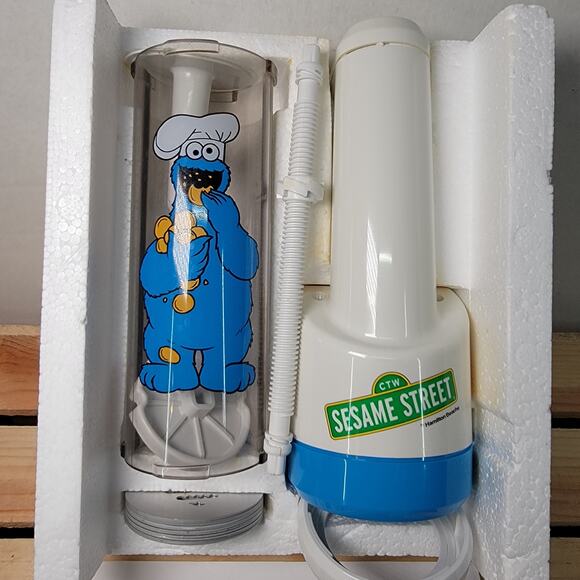 VINTAGE Sesame Street X Hamilton Beach Cookie Monster Cookie Press (1998) - Picture 4 of 6